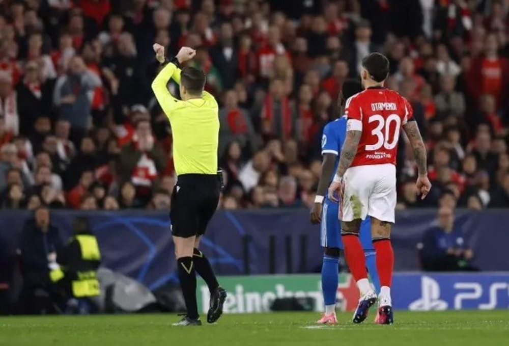La secuencia en el partido Benfica-Real Madrid, por Champions League. La secuencia en el partido Benfica-Real Madrid, por Champions League.