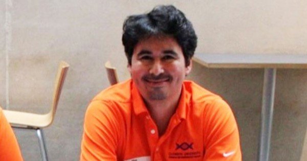 Científico de Allen halla microorganismos que generan su propia agua y energía Científico de Allen halla microorganismos que generan su propia agua y energía