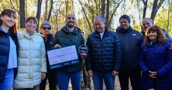 El cantante Abel Pintos fue declarado Guardián Ambiental de honor El cantante Abel Pintos fue declarado Guardián Ambiental de honor