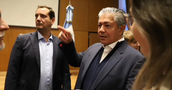 Figueroa advirtió por la fuga de docentes universitarios y defendió la inversión en educación