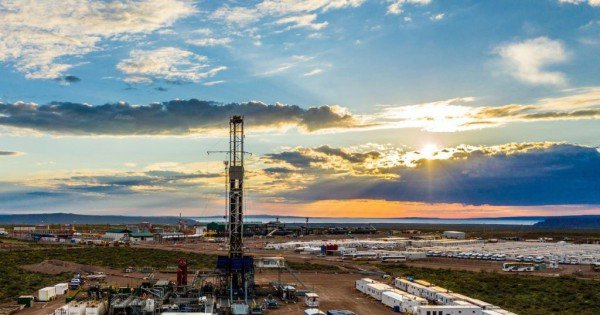 Vaca Muerta tracciona el empleo en la Patagonia y lidera el repunte laboral en Argentina