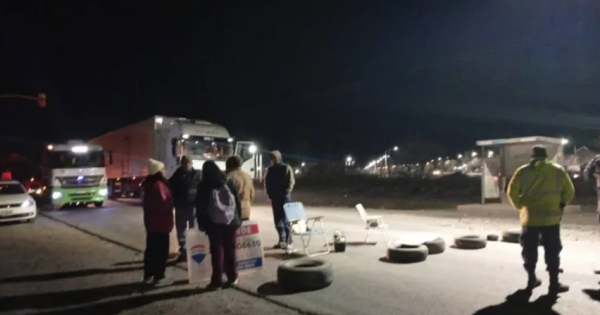 Corte total en Ruta 7: estudiantes reclaman por falta de clases y condiciones edilicias