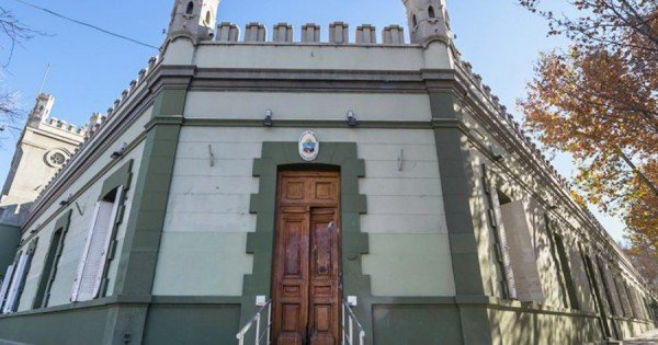 Estatales de Neuquén y Río Negro tendrán fin de semana largo a fines de junio