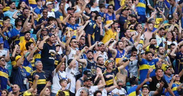 Los dos récords oficiales de la hinchada de Boca en el debut ante Benfica