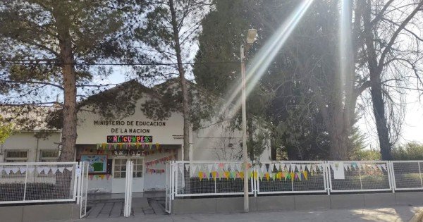 Críticas en una escuela rural por nombramiento de docente acusado de abuso Críticas en una escuela rural por nombramiento de docente acusado de abuso