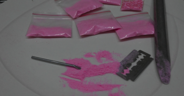Alertan sobre el consumo de “cocaína rosa” en fiestas electrónicas de Cipolletti Alertan sobre el consumo de “cocaína rosa” en fiestas electrónicas de Cipolletti