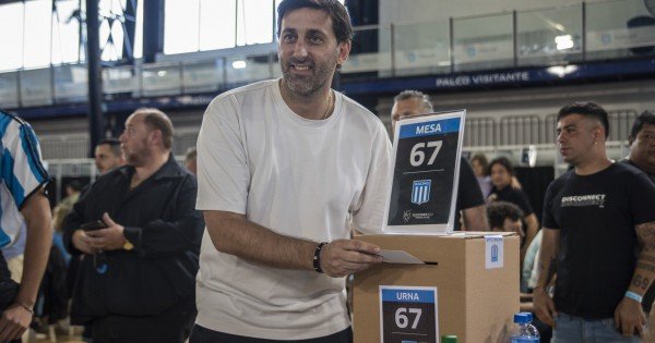 Diego Milito venció al oficialismo y es el nuevo presidente de Racing Club
