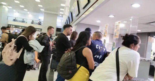 Flybondi dejó varados a pasajeros en Neuquén tras sucesivas reprogramaciones