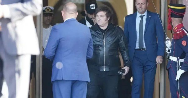 Javier Milei sobre el conflicto con los aeronáuticos: “Se termina Intercargo” Javier Milei sobre el conflicto con los aeronáuticos: “Se termina Intercargo”