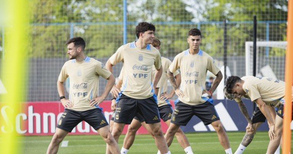 La Selección Argentina busca cerrar el año con un triunfo ante Perú
