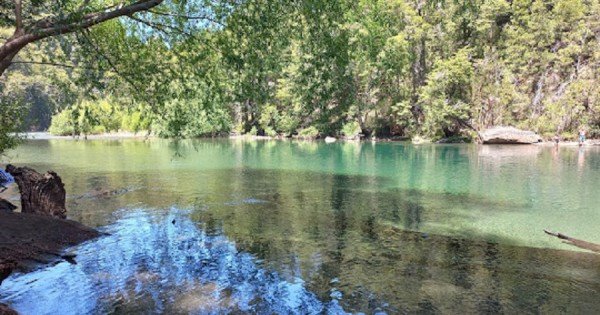 Murió un joven de 17 años en el río Manso: se descompensó y lo arrastró la corriente