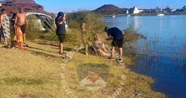 Policías salvaron a un hombre de morir ahogado en el lago Ramos Mexía de El Chocón Policías salvaron a un hombre de morir ahogado en el lago Ramos Mexía de El Chocón