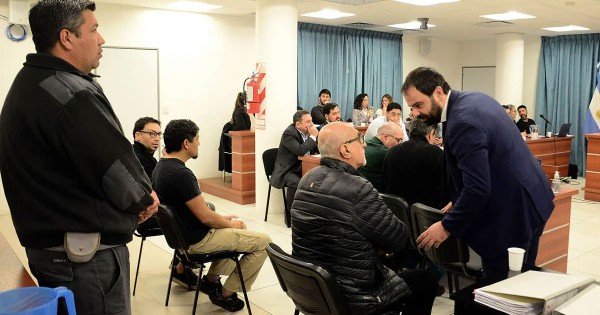 Tres años de prisión condicional y trabajo comunitario: Las primeras condenas