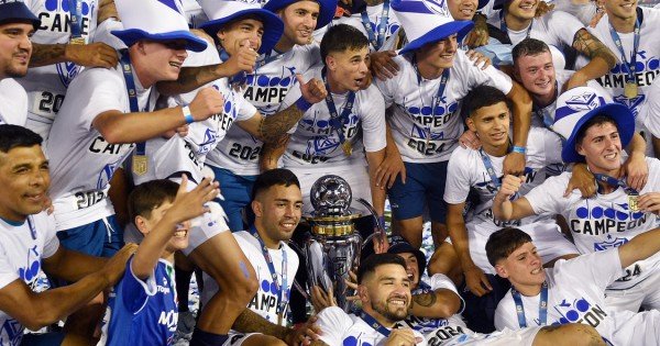 Vélez venció a Huracán y se consagró campeón de la Liga Profesional 2024