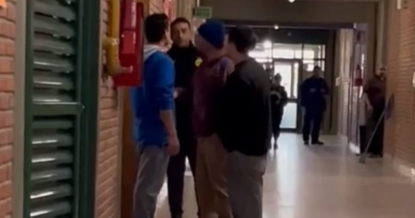 Violencia en la EPET 11: un padre insultó a un profesor por sacarle un vaper a su hijo