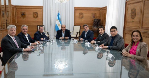 Gobernadores reclaman fondos y reactivación de obras al Gobierno nacional