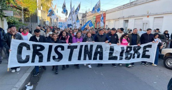 Múltiples marchas en Neuquén y Río Negro en defensa de Cristina Kirchner