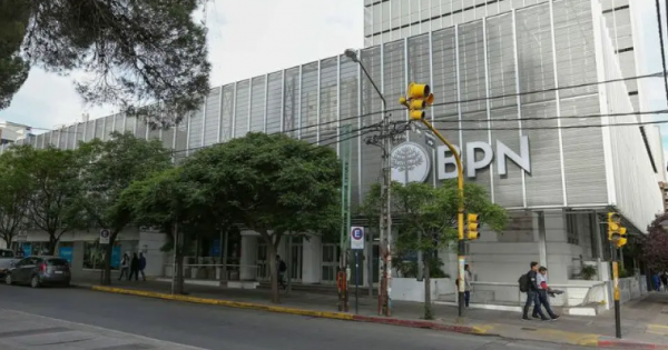 Los estatales neuquinos cobraron sus sueldos este jueves con aumento ¿de cuánto?