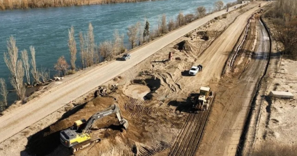 Comenzó la pavimentación de Futaleufú, la calle que une tres ciudades y dos provincias Comenzó la pavimentación de Futaleufú, la calle que une tres ciudades y dos provincias