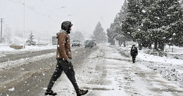 El SMN emitió alertas por fuertes nevadas en Neuquén: una es de nivel naranja