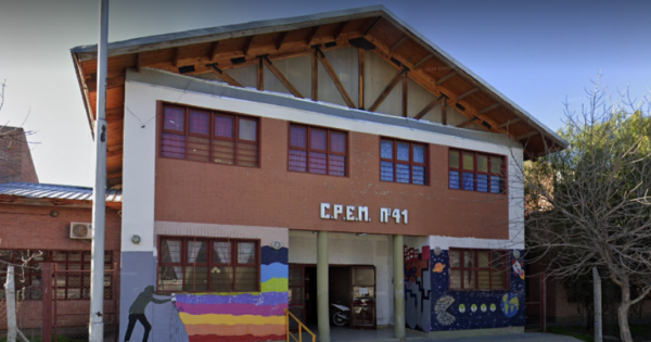 Agresión en el CPEM 41: madres de alumnos niegan el ataque a una compañera