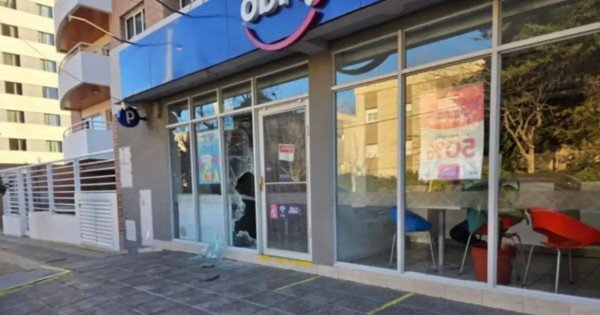 Roban una heladería y otros comercios en pleno centro de Neuquén Roban una heladería y otros comercios en pleno centro de Neuquén