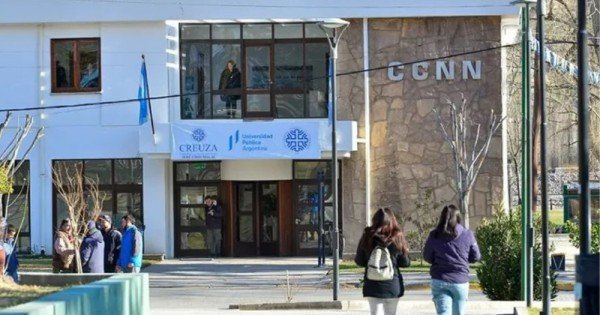 Figueroa apuesta a la educación: más obras, becas y respaldo a la UNCo Figueroa apuesta a la educación: más obras, becas y respaldo a la UNCo