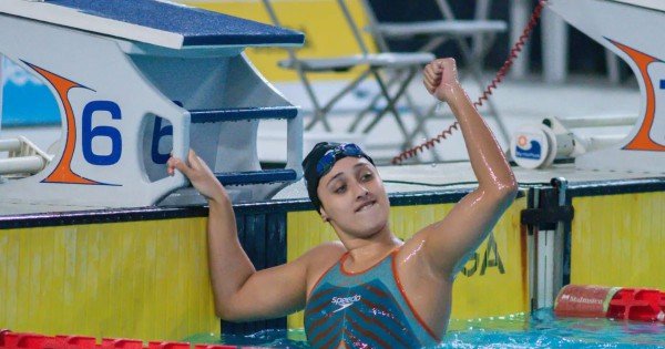 Agostina Hein rompe récords y es la nueva campeona mundial juvenil de natación