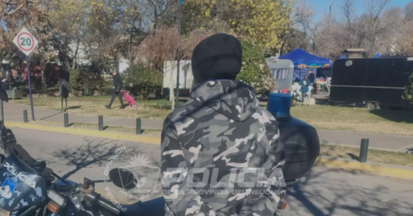 Atraparon a un joven con pedido de captura por hurto en Neuquén