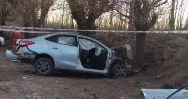 Falleció el conductor del auto robado que chocó contra un camión en Allen Falleció el conductor del auto robado que chocó contra un camión en Allen