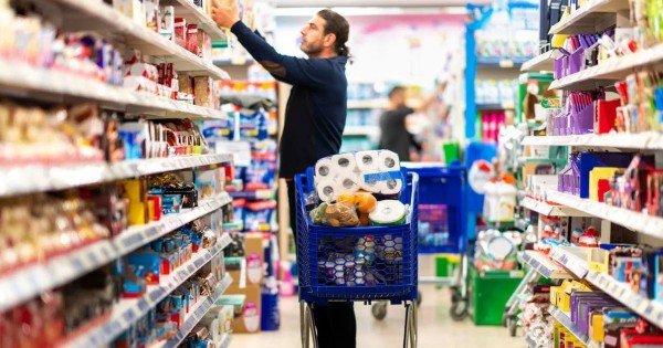 Julio dejó sorpresas en los precios: 15 productos, entre alimentos y ropa, bajaron de costo Julio dejó sorpresas en los precios: 15 productos, entre alimentos y ropa, bajaron de costo