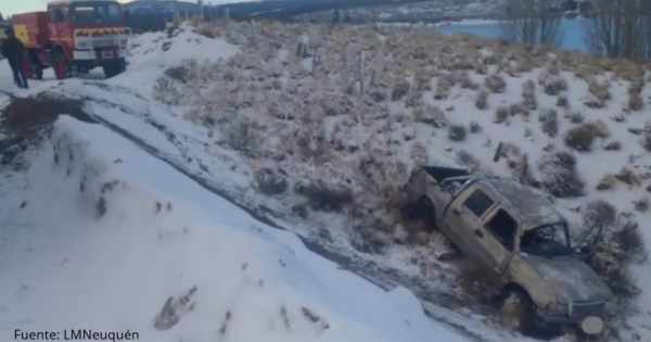 Accidente en Ruta 23: una camioneta cayó por una banquina nevada en Pehuen Có Accidente en Ruta 23: una camioneta cayó por una banquina nevada en Pehuen Có