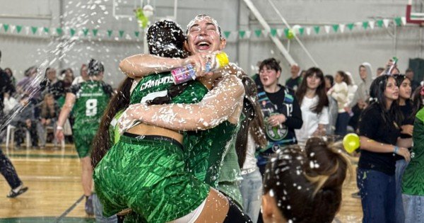 Biguá barrió a Centro Español, se consagró campeón regional y jugará la Liga Nacional Biguá barrió a Centro Español, se consagró campeón regional y jugará la Liga Nacional