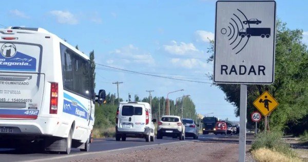 Neuquén refuerza controles y baja la velocidad máxima en la Ruta 7 Neuquén refuerza controles y baja la velocidad máxima en la Ruta 7