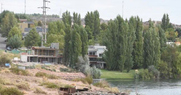 Un hombre fue asesinado a puñaladas por la expareja de su novia