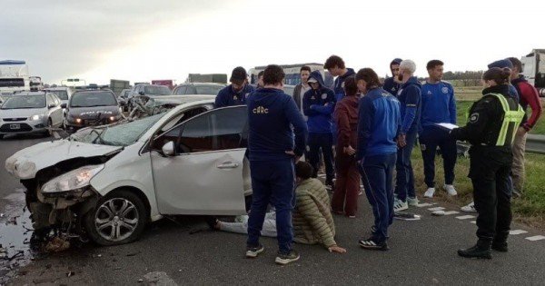 Accidente en la previa del clásico: Kevin Gutiérrez chocó y quedó internado