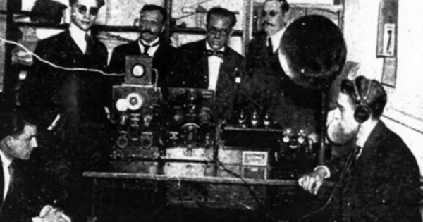 Día de la Radiodifusión Argentina: un hito histórico que marcó la comunicación en el país Día de la Radiodifusión Argentina: un hito histórico que marcó la comunicación en el país