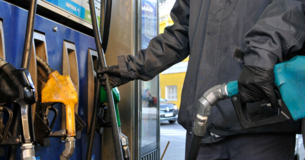 Septiembre llega con aumentos en los impuestos a las naftas y al gasoil