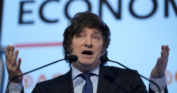 Milei proyecta una victoria de La Libertad Avanza en la primera vuelta de octubre Milei proyecta una victoria de La Libertad Avanza en la primera vuelta de octubre