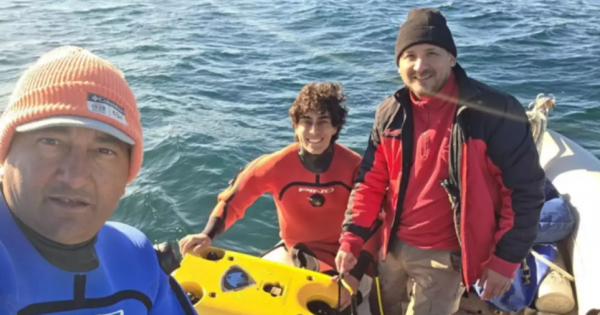 Un estudiante neuquino explora el fondo del mar con un robot submarino