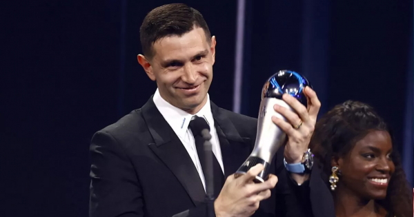 El “Dibu” Martínez fue nominado otra vez como mejor arquero del mundo El “Dibu” Martínez fue nominado otra vez como mejor arquero del mundo