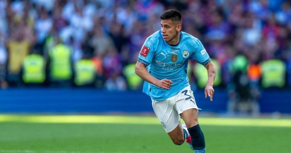 El Diablito Echeverri se va del Manchester City: cuál será su nuevo destino El Diablito Echeverri se va del Manchester City: cuál será su nuevo destino