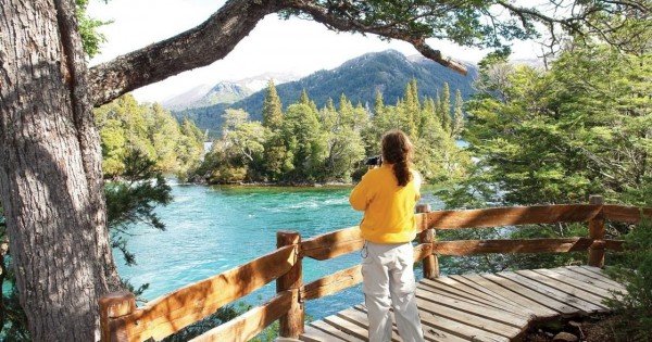 Renace el turismo en El Bolsón: refugios abren sus puertas después del fuego