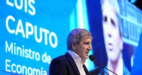 La intervención en el dólar genera interrogantes sobre la estrategia económica