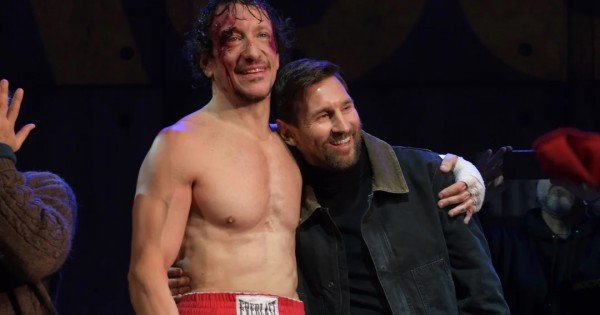 Messi sorprendió en el teatro: fue a ver a Nico Vázquez y se llevó una ovación