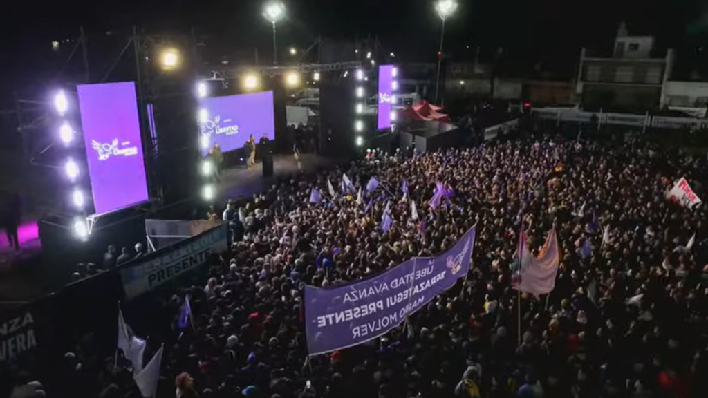 Javier Milei encabezó el suceso de clausura del traslado “Vanguardia de la Libertad” en la localidad de Buenos Aires. Javier Milei encabezó el suceso de clausura del traslado “Vanguardia de la Libertad” en la localidad de Buenos Aires.