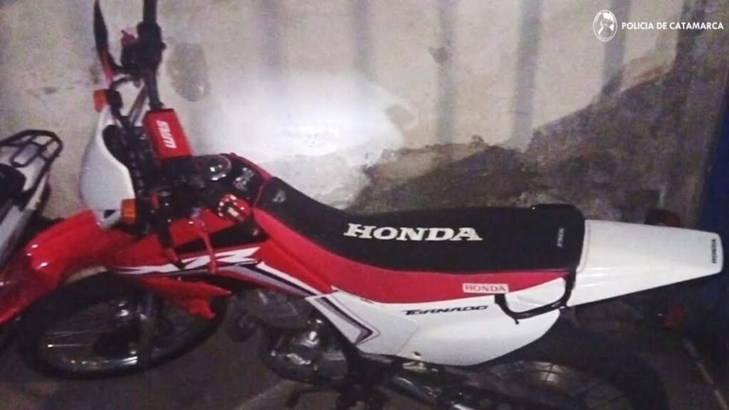 En un operativo, un policía fue atacado con un arma blanca y resultó herido