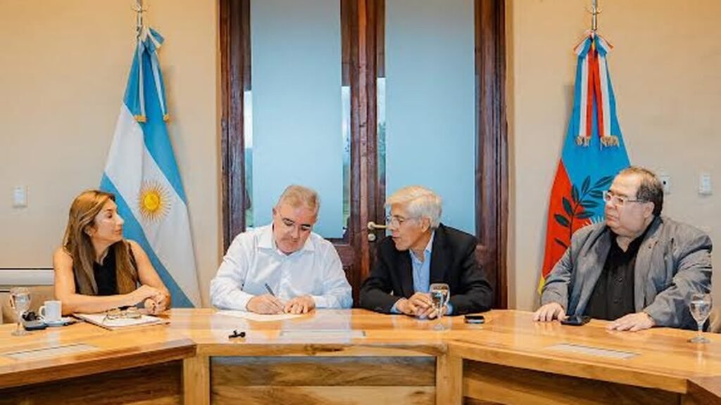 El Gobierno donó inmueble a la UNCa El Gobierno donó inmueble a la UNCa