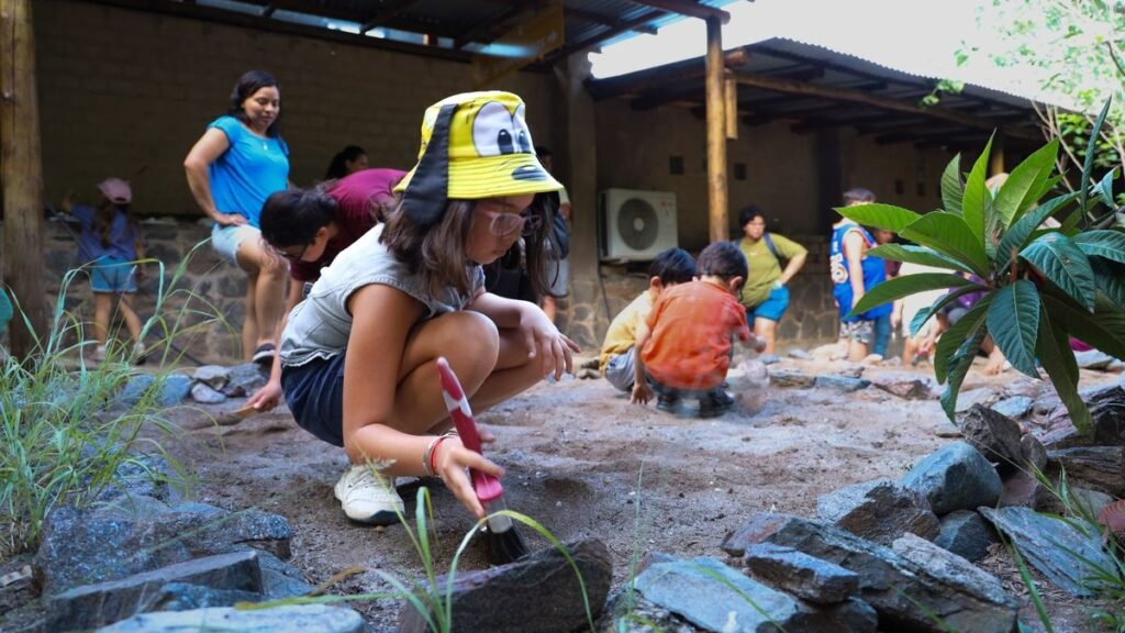 El patrimonio paleontológico llega a los chicos con juegos y arte