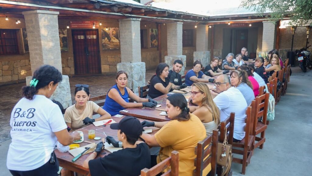 Trabajar el cuero: la búsqueda de un hobby que puede transformarse en un oficio